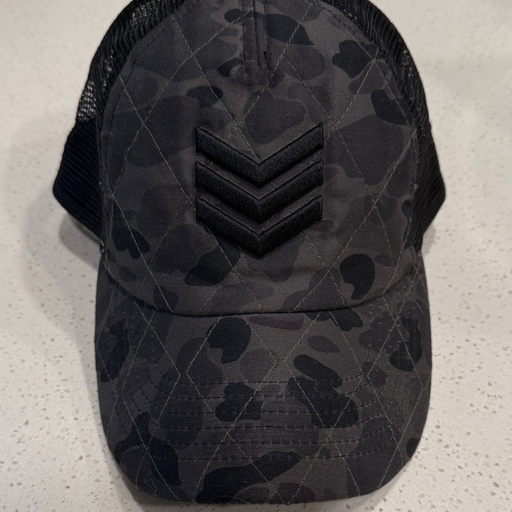 Express Black Camo Quilted Hat